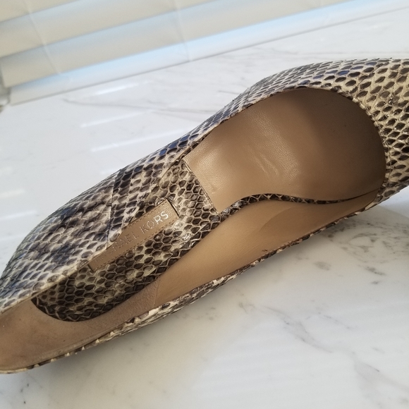Michael kors pumps - Picture 7 of 8